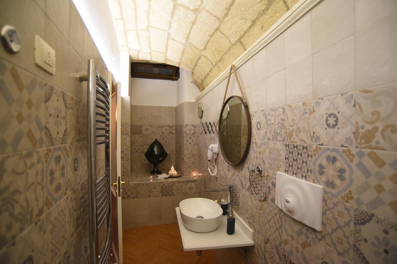 Cadelli Luxury Suite & Apartments Lecce Exterior photo